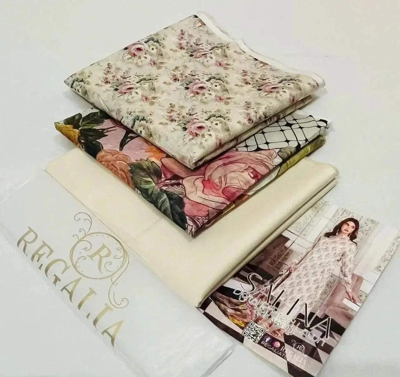 Lawn Jacquard 2 Piece 2025 – Elegant Bindi Shirt & Dyed Trouser Clothing ZauqRoz 